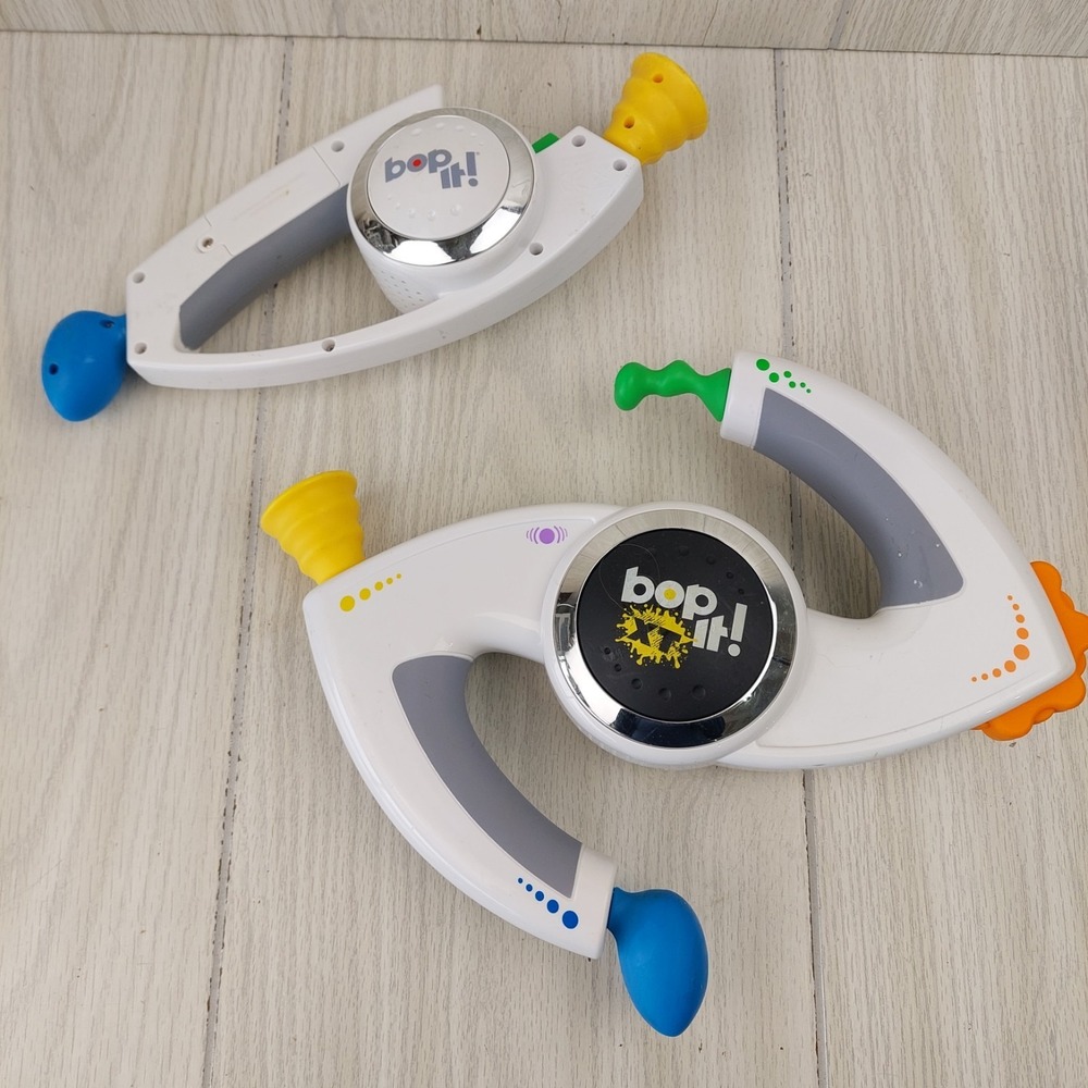 Hasbro BOP IT! & Bop it XT Extreme Handheld Electronic Game White Tested Working